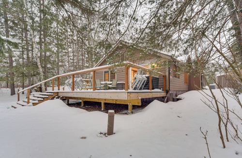 Duluth Cottage | Waterfront Duluth Cabin w/ Deck & River View!