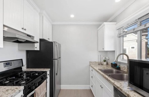 Coronado Apartment | Well appointed 1-bedroom apartment in prime Coronado Village Location with AC