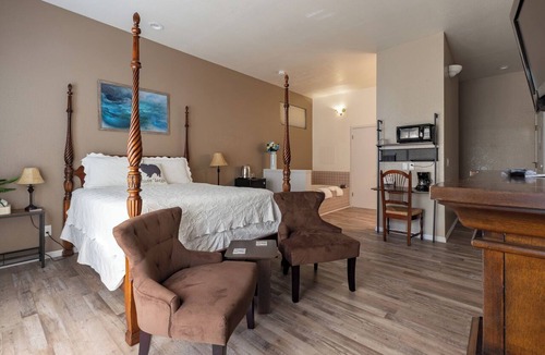 Point Arena Hotel | Wharf Master's Inn