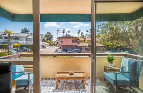 Beach Barber Tract Condo | Windansea Beach Condo! Located in quiet area close to everything!