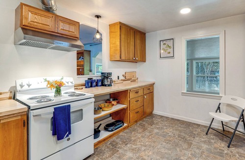 Shenandoah Valley Cottage | Wine Country Cottage in Historic Fiddletown!