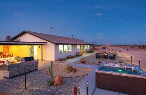 Joshua Tree House | Winters Haven · 2.5 Acres, Spa, PingPong, SoakPool