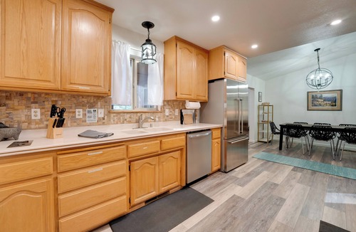 Peninsula Village Cabin | Wooded 2-Unit Combo, 1 Mi to Lake Almanor!