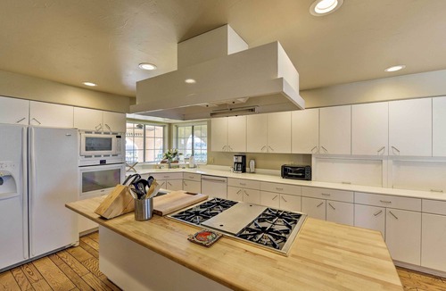 Shenandoah Valley House | Working Vineyard & Private Pool: Villa in Plymouth