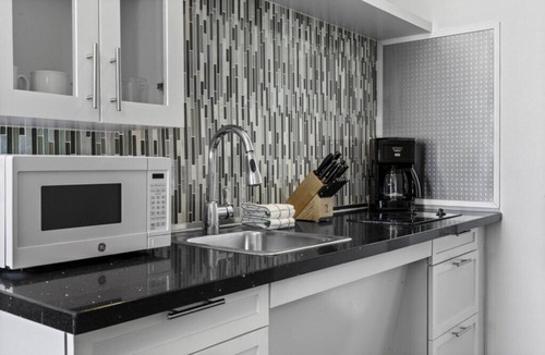 Park West Hotel | WorldMark Inn at the Park - Studio Accessible