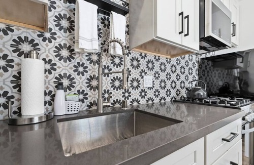 Westside Santa Cruz House | WOW! Gated 5-Suite Coastal Retreat @ Main Beach