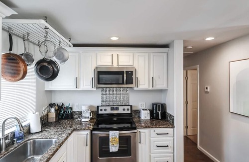 Lincoln Acres House | Xlnc Exotic Home Sunnyside 4b 2b by sdstay