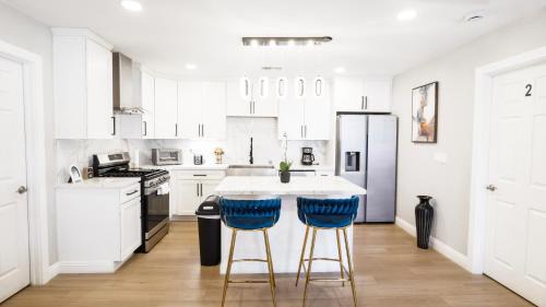 Lemon Grove Apartment | Xlnc Home 3bed2bath by sdstay