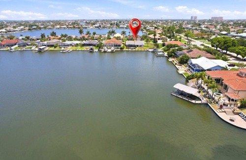 Eight Lakes Apartment | Your Personal Waterfront Paradise Awaits