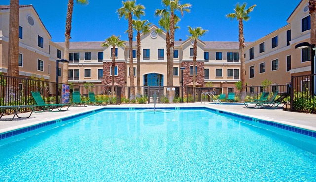 1-Bedroom Queen Suite w/Full Kitchen, Palmdale
