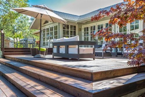 10 Acre Estate with Views Teahouse and Pickleball Court