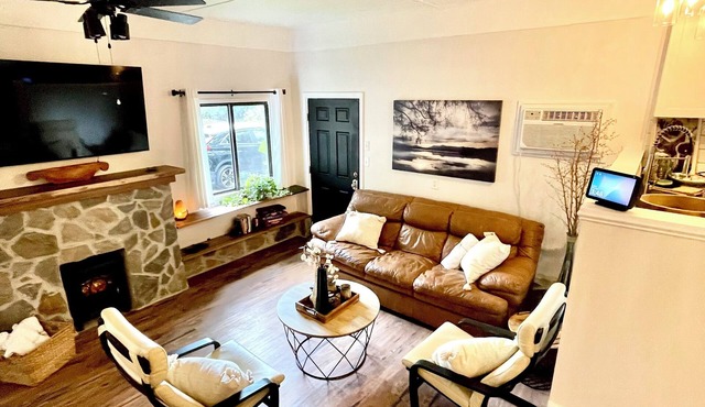 2-bedrm guesthouse on the Peninsula of Lake Norman in Denver,NC +all essentials.