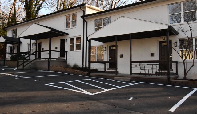 2-Bedroom Apt1- 2 mins to Uptown Charlotte