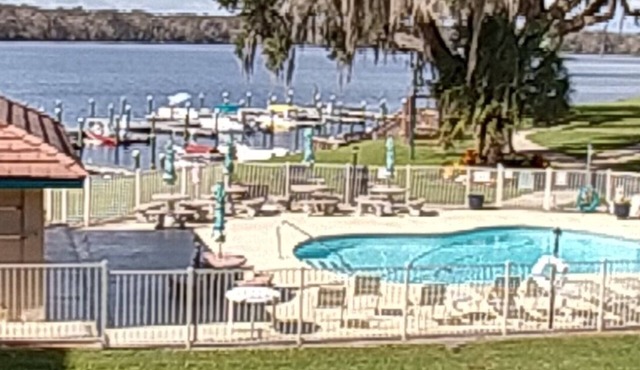 2BR/2BA Condo - Assigned Deep Water Boat Slip overlooking Pool & St. Johns River