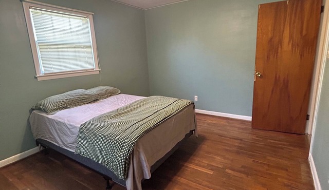 3-bedroom house in welcoming Charlotte with cool AC
