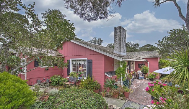 3807 Token Oaks - Classic Carmel Vintage Hideaway Close to Downtown!