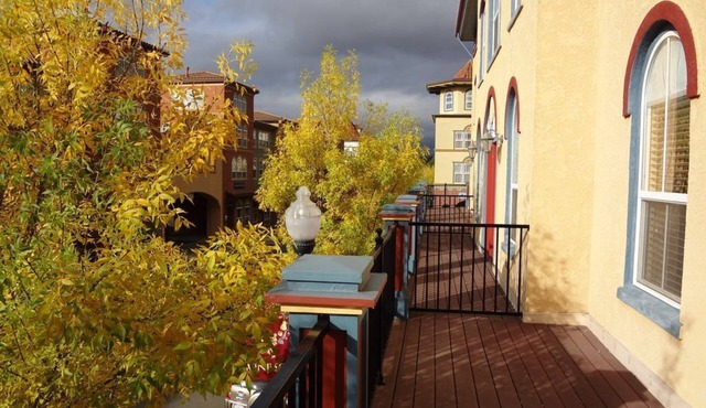 3Br/2.5Ba Furnished Townhouse Walk To Town Green