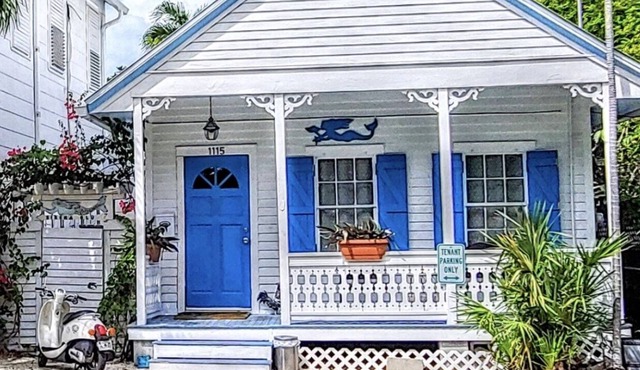 A beautiful cottage for rent in old town Key West