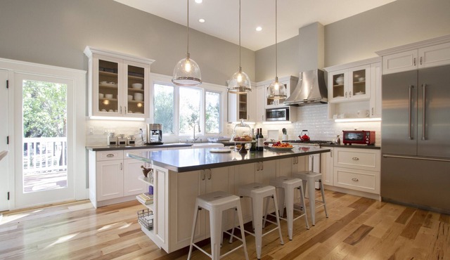 Alexander Valley Modern Farmhouse with Vintage Charm - Newly Renovated pool