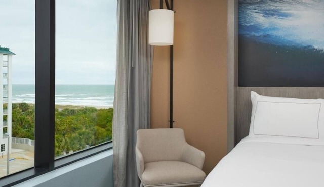 Atlantic Retreat | 2Q Oceanfront Room | Surfing, Snorkeling & Seafood Dining