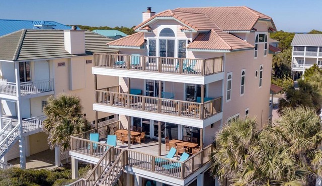 August 2026 Big Savings! BEACHFRONT, 5BR/4.5BA, Sleeps 22, Elevator