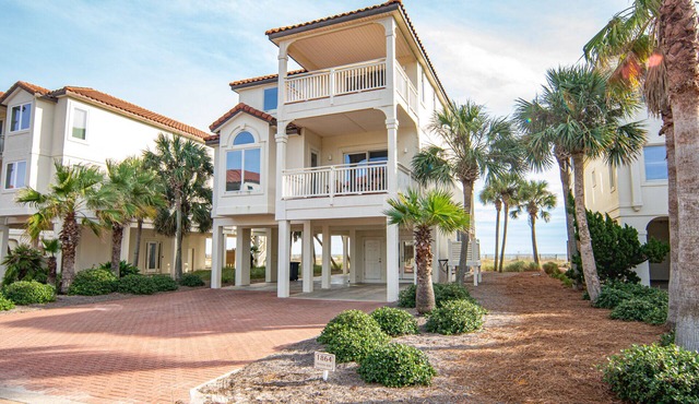 August 2026 Big Savings! Dog-Friendly, Pool & Tennis Court, Hot Tub