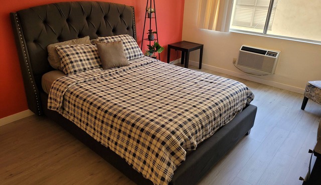 (B14) Comfortable Queen Studio