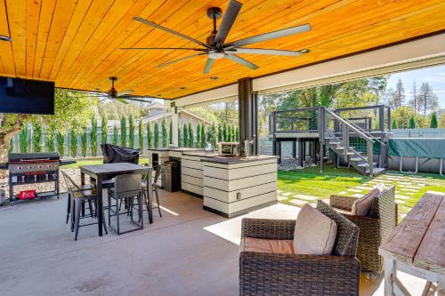 Backyard Oasis w/Hot Tub & Views: Weaverville Gem