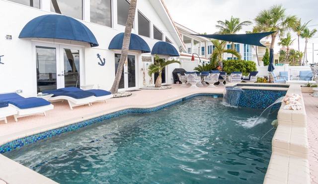 Beautifully luxurious & modern house directly in front of the Beach!