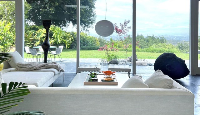Bel Air: Private Architectural with Views