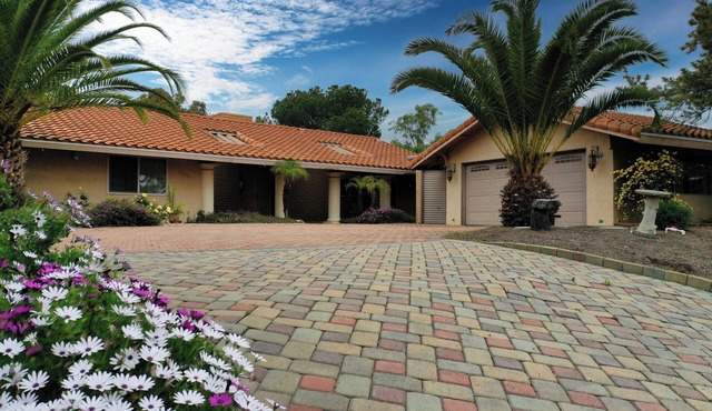 Bernardo Bungalow + 3bed 2bath, Golf, Large Yard!