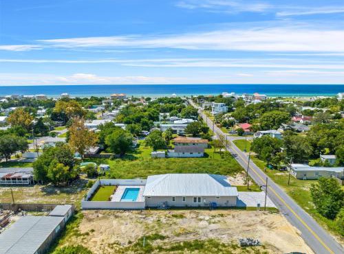Brand New Home with In-ground Pool, Four Houses From Beautiful Laguna Beach