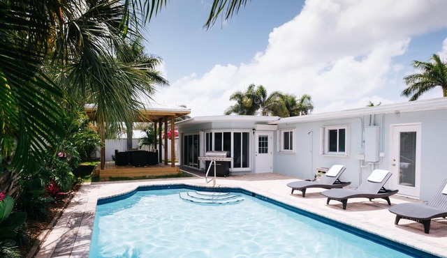 BY THE SEA VACATION VILLAS 4 BED POOL NEAR BEACH on Terra Mar Island