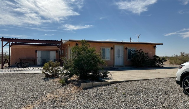 Cacti Sanctuary with private hot tub & firepit near Joshua Tree
