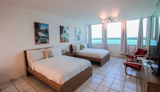 Castle 1133 Ocean view studio, Pool and Beach Access, FREE Parking, Gym, Tennis and more!