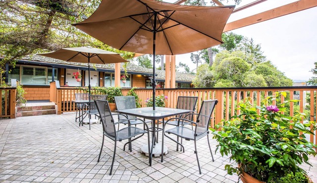 Clarion Collection Carmel Oaks Inn