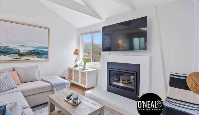 Coastal Bungalow - Steps From Rio Del Mar Beach!