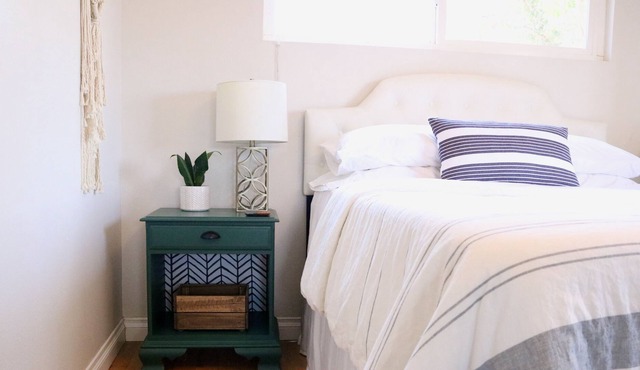 Comfy, cozy updated guest home with private outdoor patio and canyon views