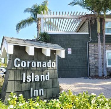 Coronado Island Inn