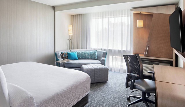 Courtyard by Marriott Wayne Fairfield in Wayne