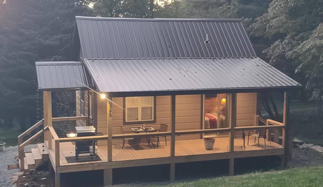 Cozy Creekside Cabin in Bryson City, North Carolina
