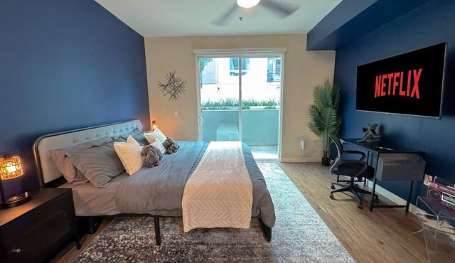 Cozy Home W/Pool & GYM + Parking 10min to Cedars