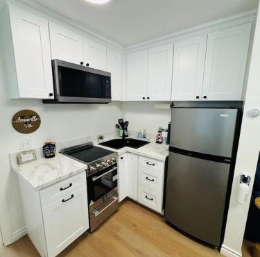 Cozy Villa with Spa, Fireplace, Kitchen, Yard, BBQ