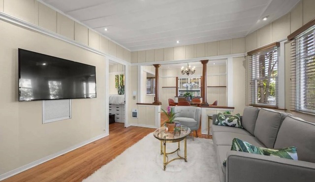 Cute Hillcrest cottage with private patio, close to Balboa Park