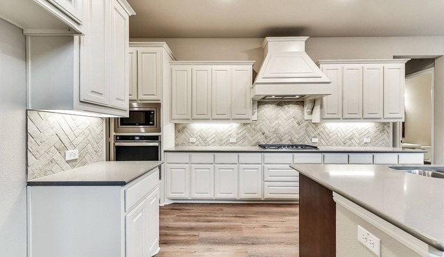 Dallas Furnished - New 4 br 4.5 bath & 20 feet ceilings house. Northern Dallas.