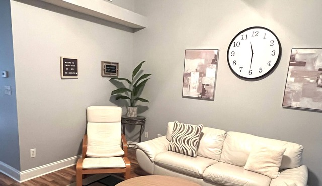 "David's Place ". A spacious and relaxing 3bedrooms, 3beds, 2baths Townhome
