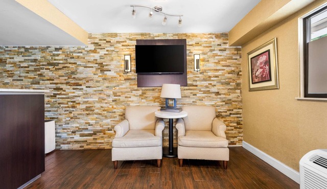 Econo Lodge Charlotte Airport