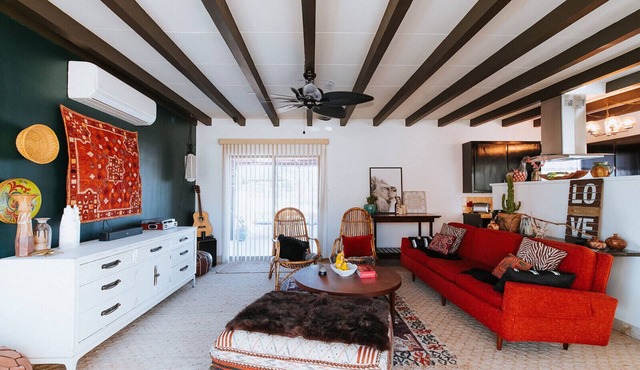 Experience Tranquility Near Joshua Tree National Park, Views, Hiking, Hot Tub.