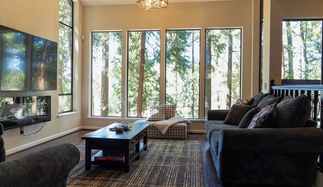 Family Cabin Retreat Near Jenkinson Lake
