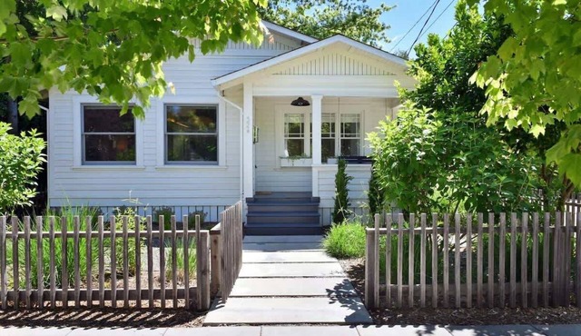 Fitch St Escape - Wine Tastings Included